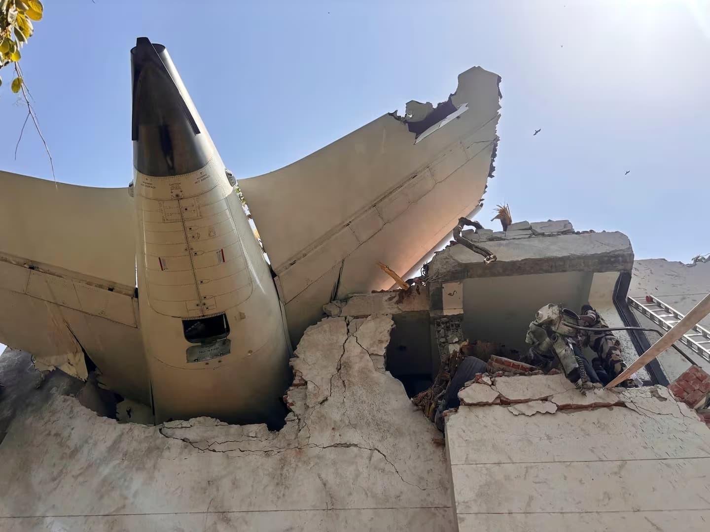 Hindistan’da Air India Uçağı Düştü: 244 Kişiden Kurtulan Yok