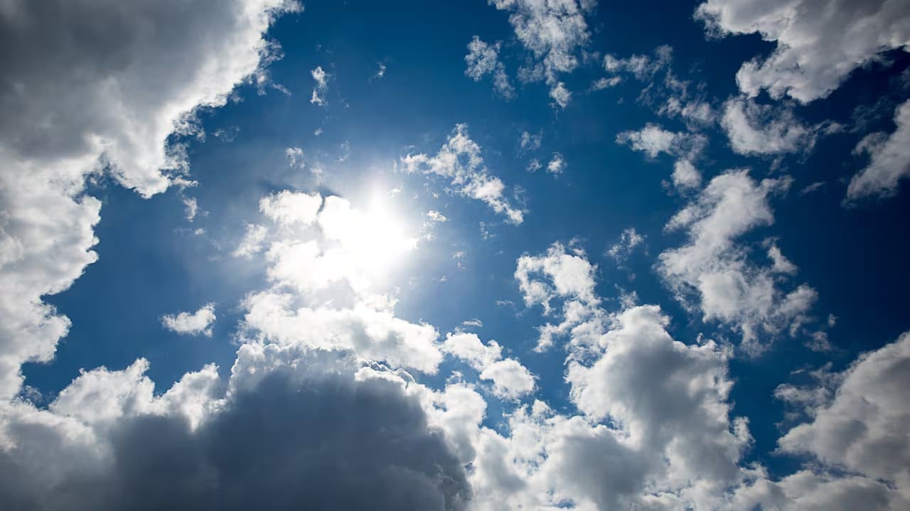 Ontario’da rekor sıcaklık ve yağış yolları etkiledi