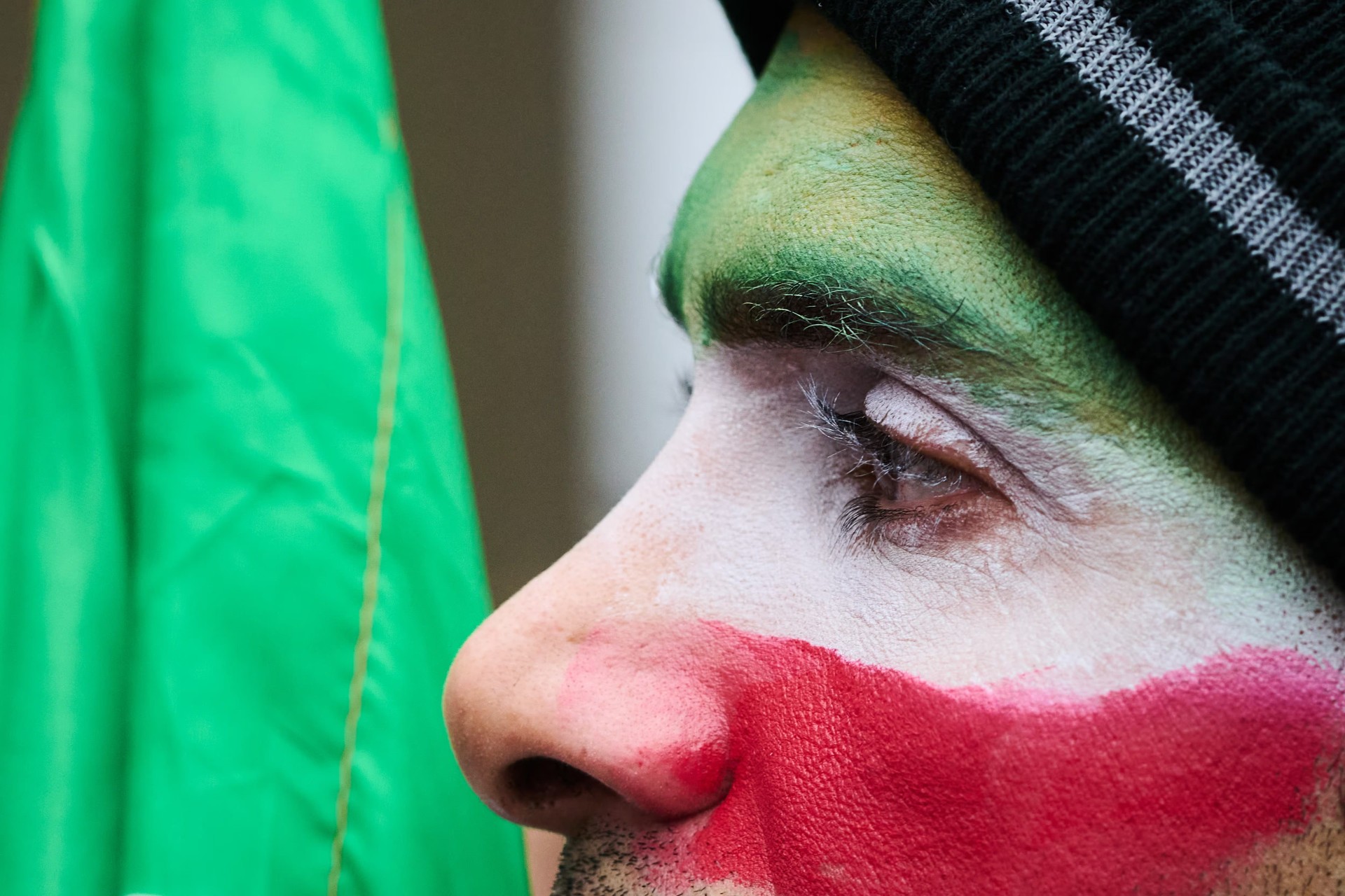 Kanada İran bağlantıları nedeniyle yüzlerce vizeyi iptal etti