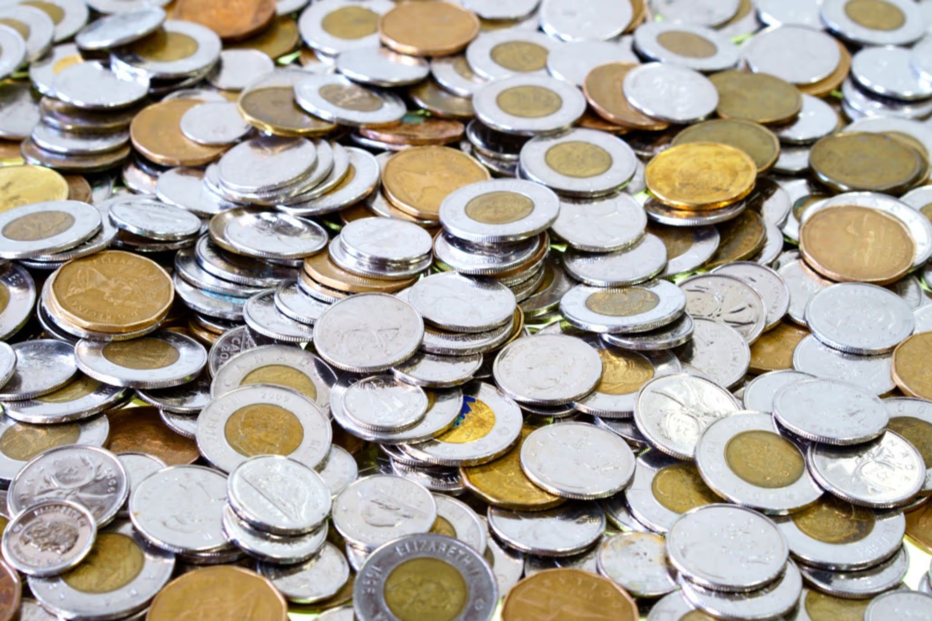 Kanada, Bal Peteği Şeklinde Yeni Bir Madalya Piyasaya Sürdü