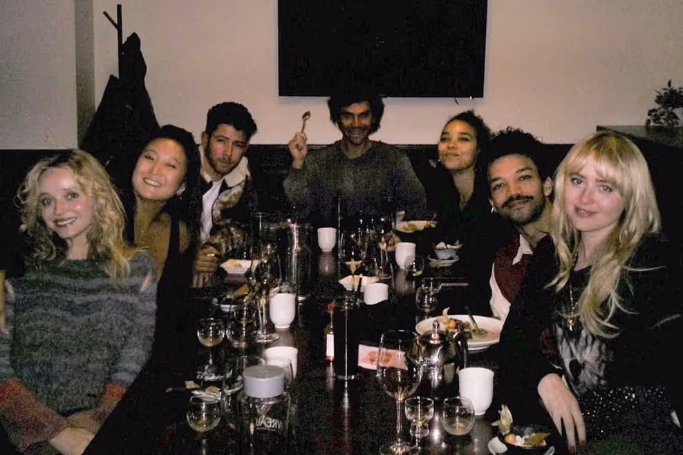 Vancouver’da ünlü isimler restoranlarda görüntülendi