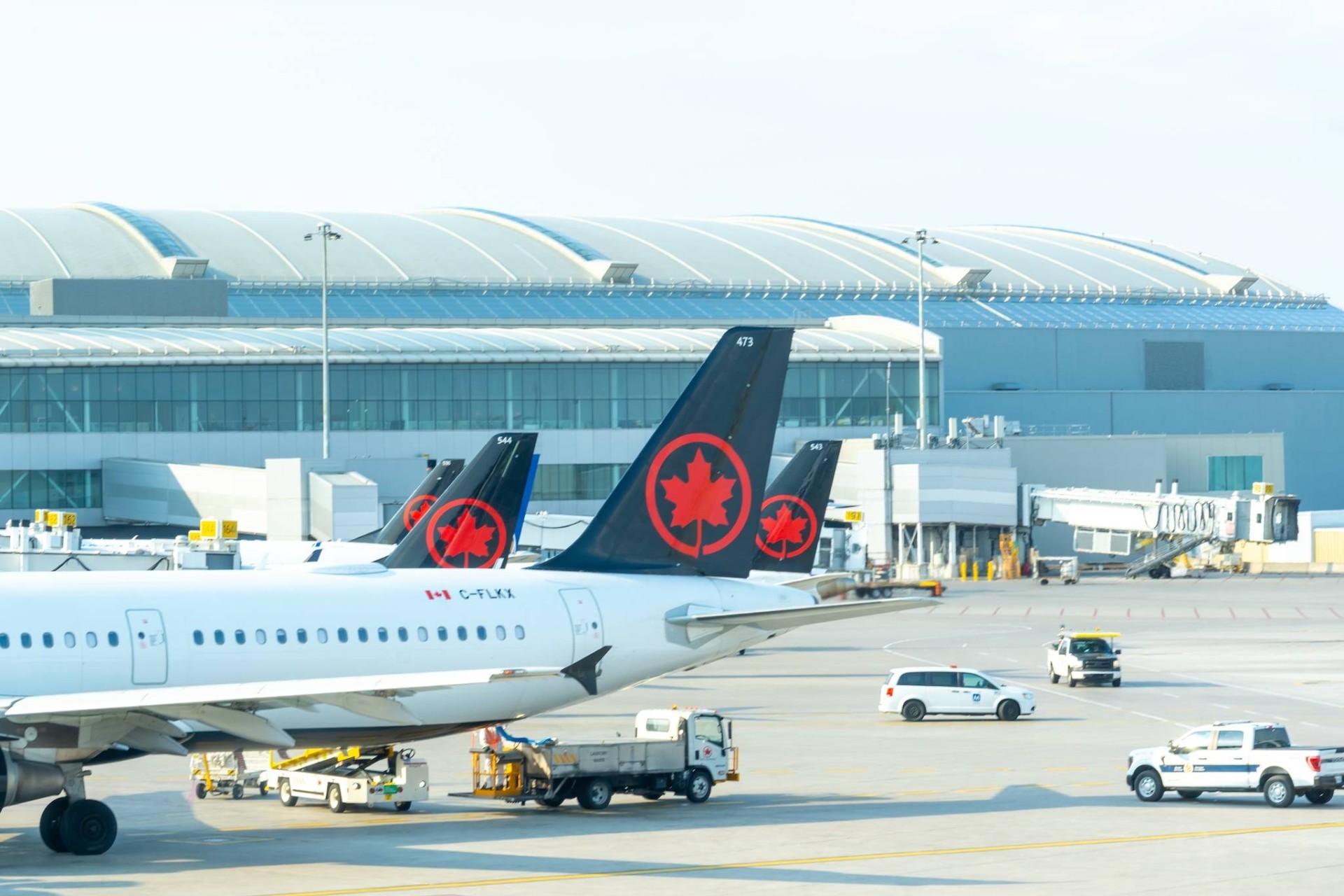 Hamilton’dan Uçmak Hangi Durumlarda Toronto’dan Daha Uygun?