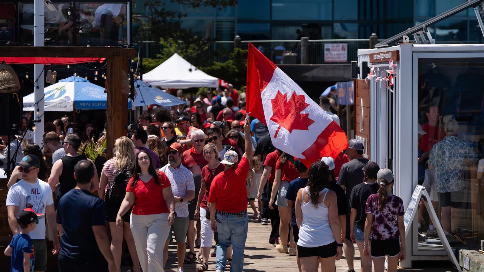 Kanada, Ebeveyn ve Büyükanne-Büyükbaba Sponsorluğu Başvurularını Açıyor
