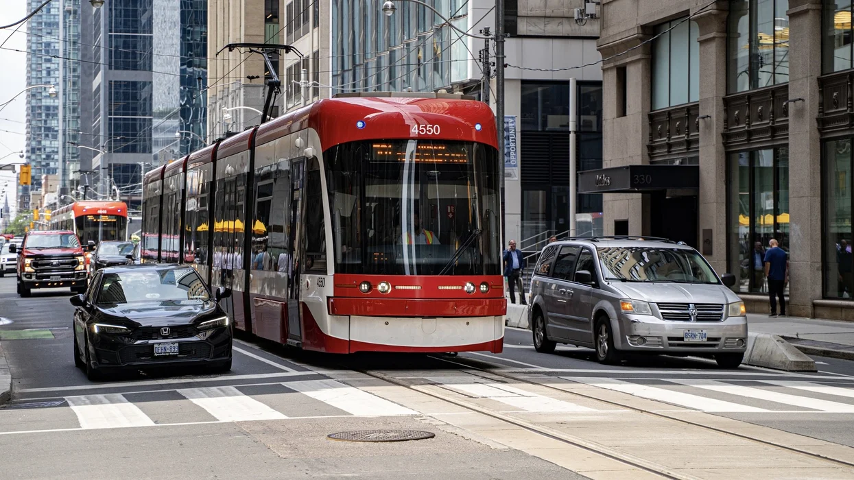 Toronto’da Trafik Yoğun Saatlerinde Duraklamaya 190 Dolar Ceza