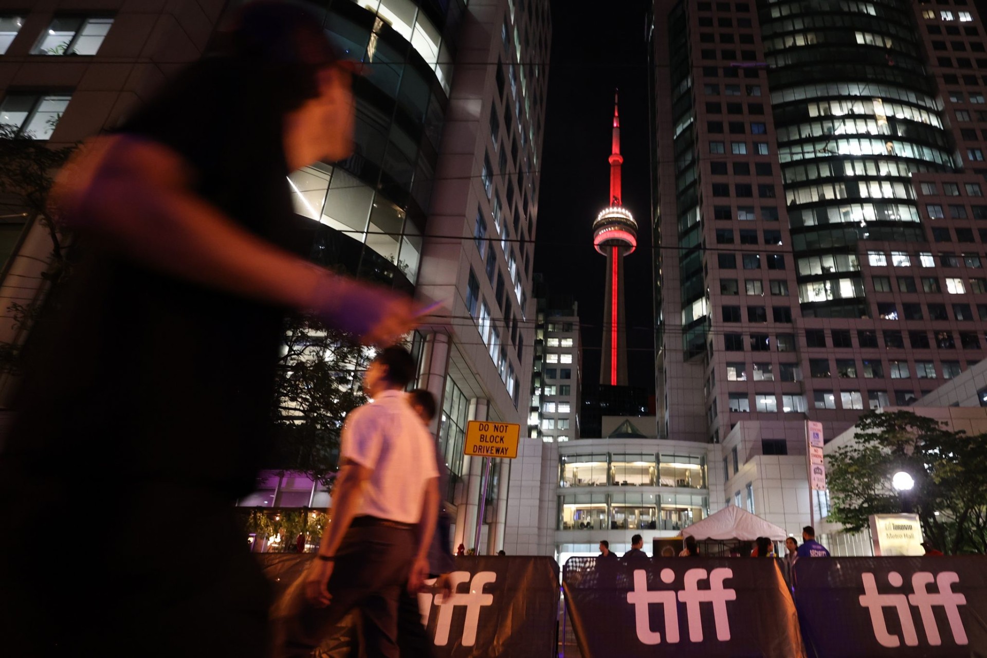 Toronto Bu Hafta Sonu Festivallerle Dolup Taşıyor: TIFF, Taste of the Kingsway, Cabbagetown ve Daha Fazlası