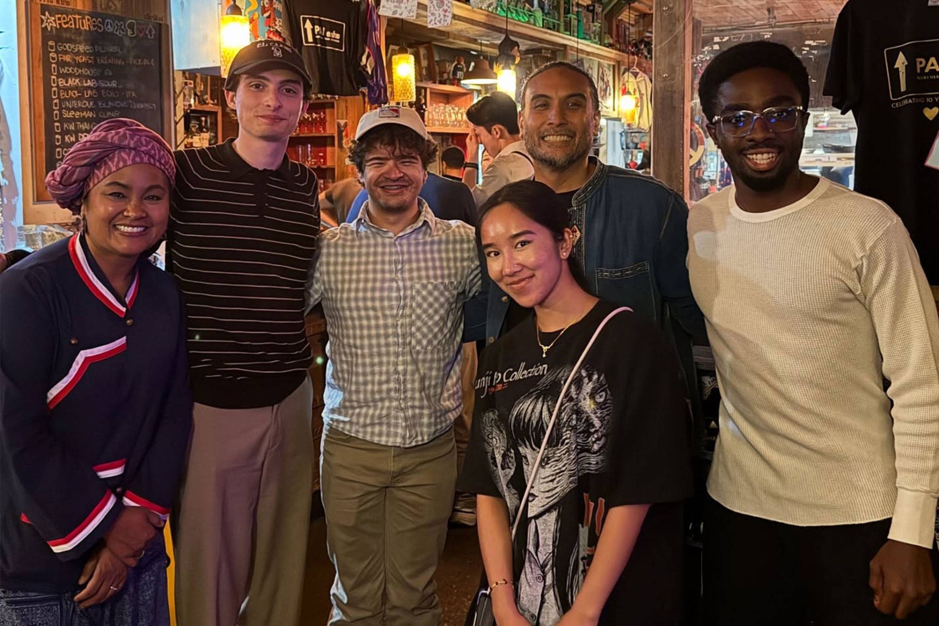 Stranger Things oyuncuları Toronto’nun Pai restoranında görüntülendi