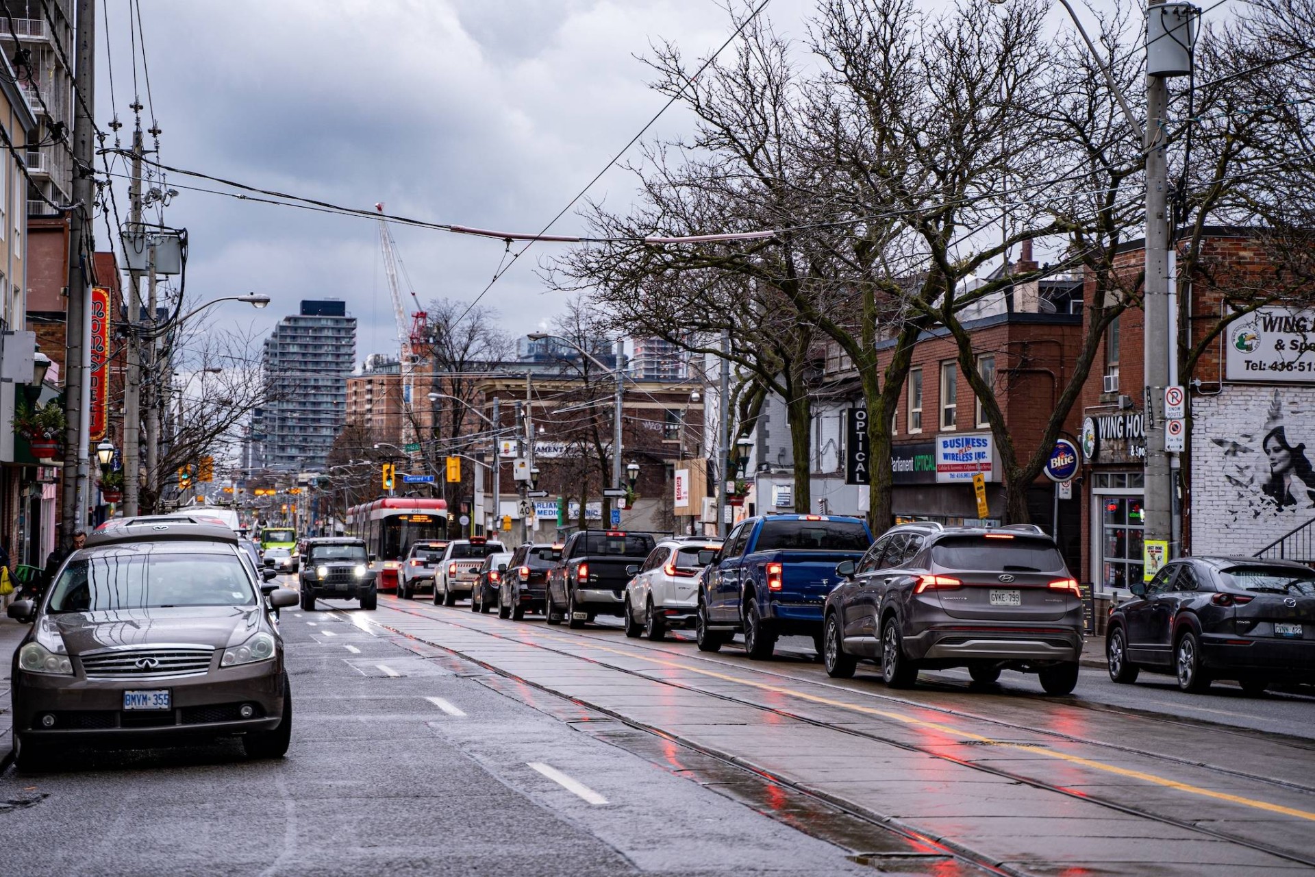 Toronto’da Yoğunluk Ücreti Önerisi Trafiği Hafifletmeyi ve Ulaşımı Geliştirmeyi Amaçlıyor