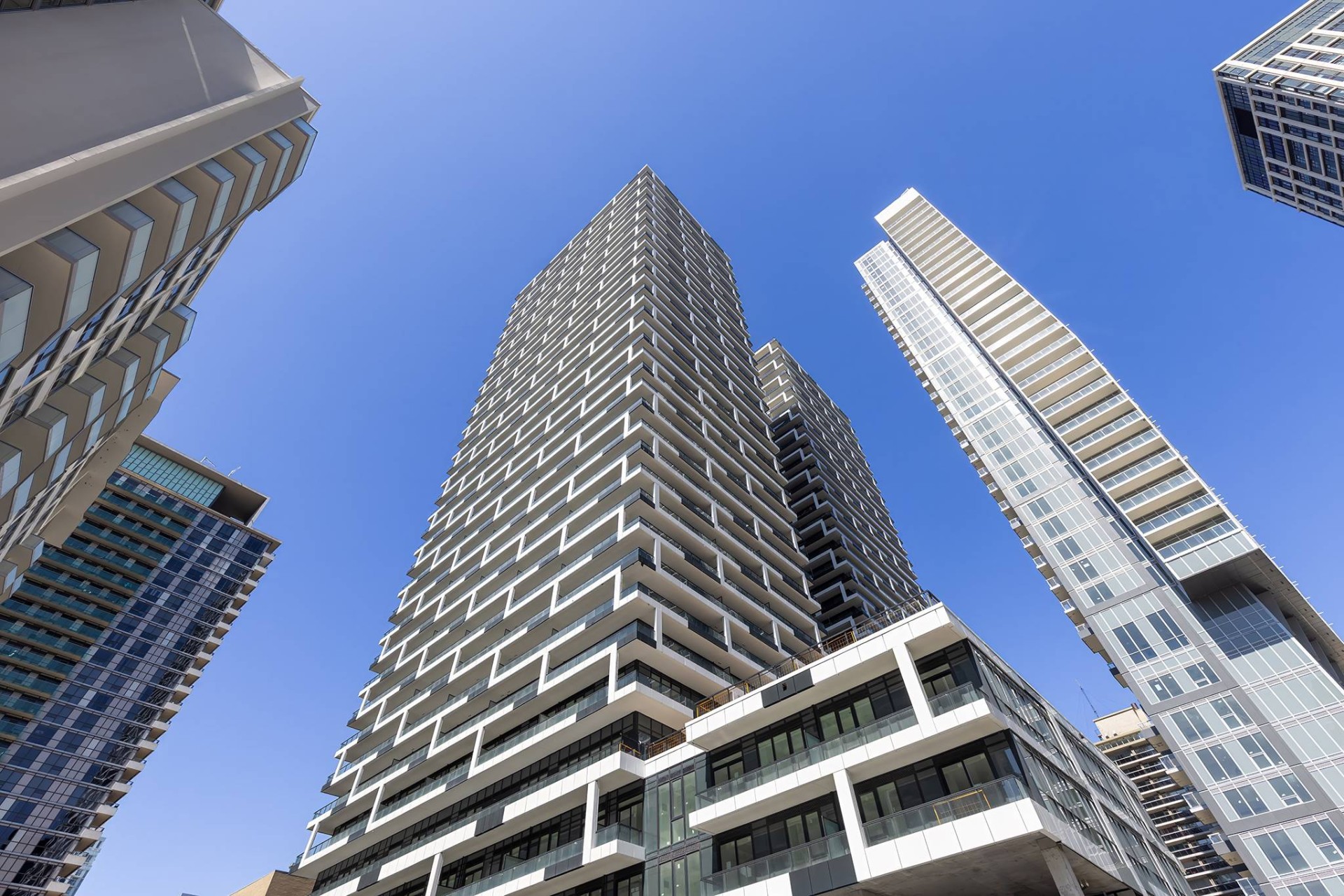 Toronto’da Kira Ödemek İçin Gerekli Saatlik Ücret Asgari Ücretin İki Katını Aştı