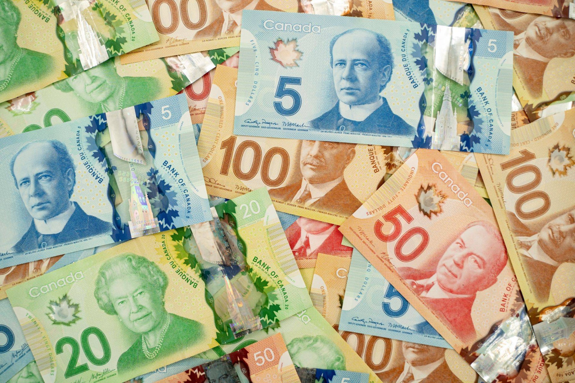 Ontario’da 2026 Maaş Artışları Ne Kadar Olacak?