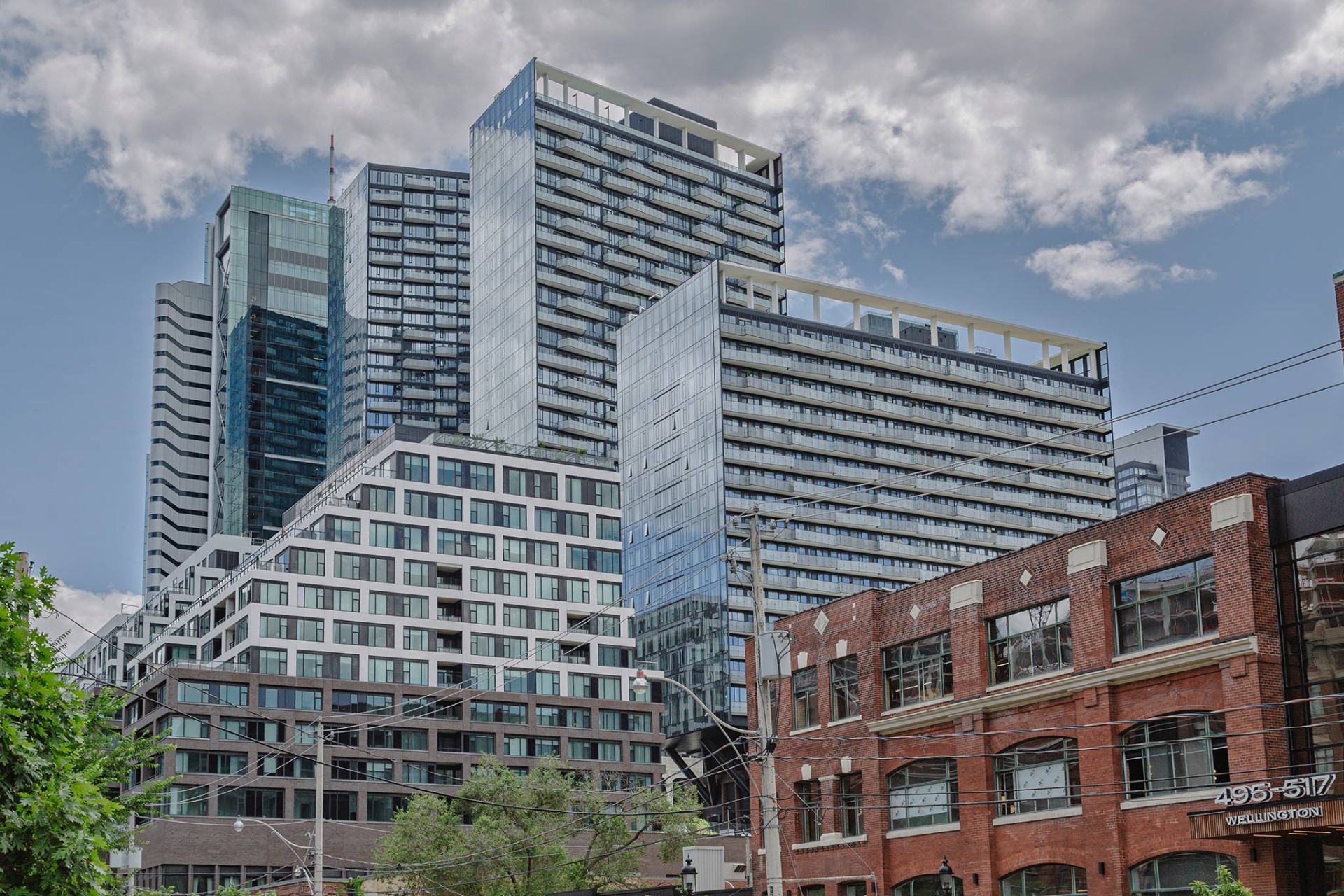 Ontario’daki Kiralık Ev Fiyatları Düşüşe Geçti: Toronto’da Yıllık Düşüş %10’u Aştı