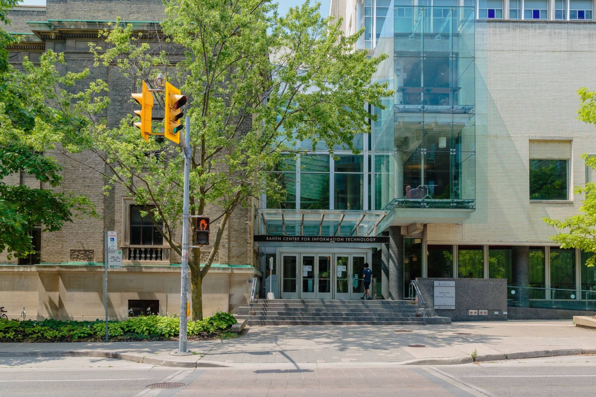 Toronto’daki Üniversite Kavşağı Güvenlik Riski İlan Edildi