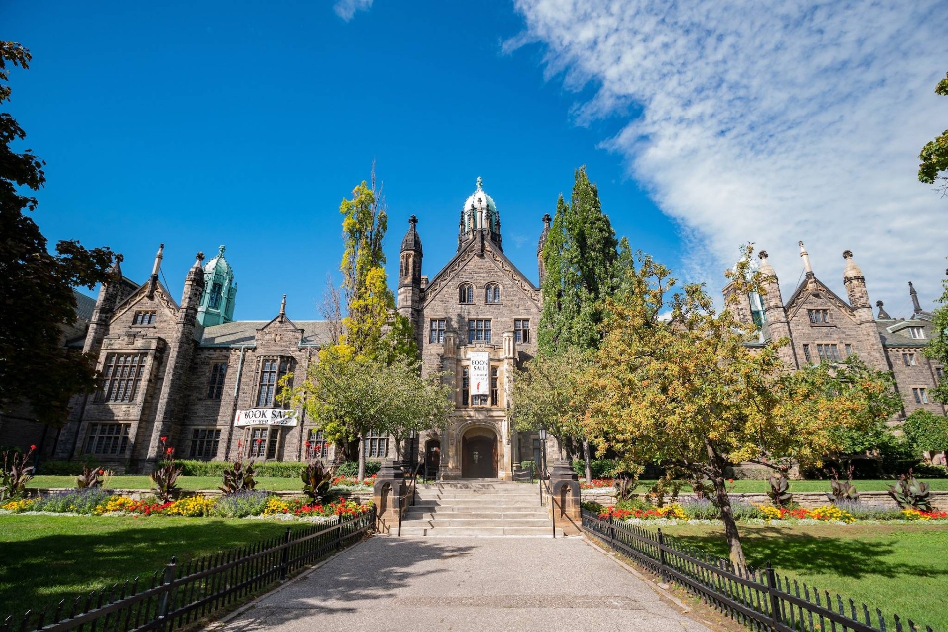 Toronto Üniversitesi, Dünyanın En İyi 25 Üniversitesi Arasında Yer Aldı